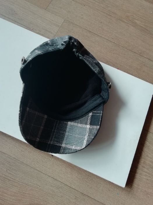 Nowa modna czapka z daszkiem