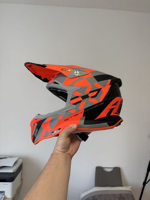 Кросовий мотошолом Airoh Strycker XL