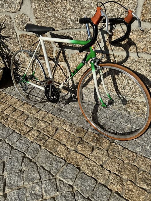 Bicicleta de estrada vintage roda 24