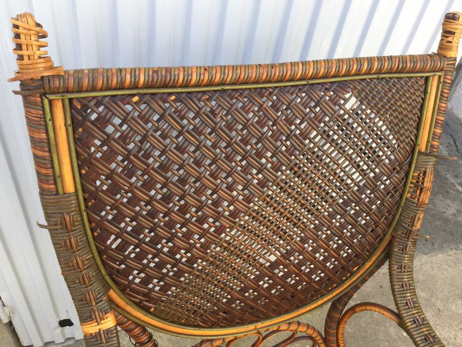 Cadeira antiga em palhinha e (bentwood) "Maple & Co" London.