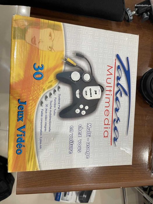 Leitor de DVD marca Takara transportavel para viagem