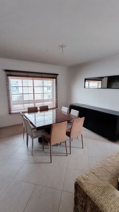 Apartamento T3+Sótão Mobilado para Arrendamento – Quinta da Cutileira, centro de Caldas da Rainha