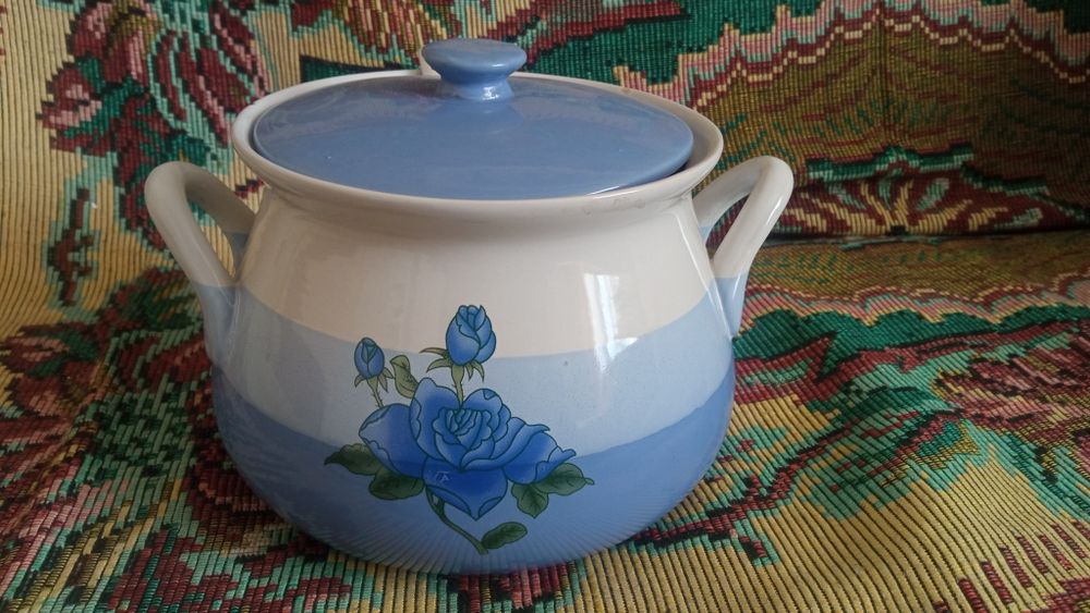 Супниця для кухні