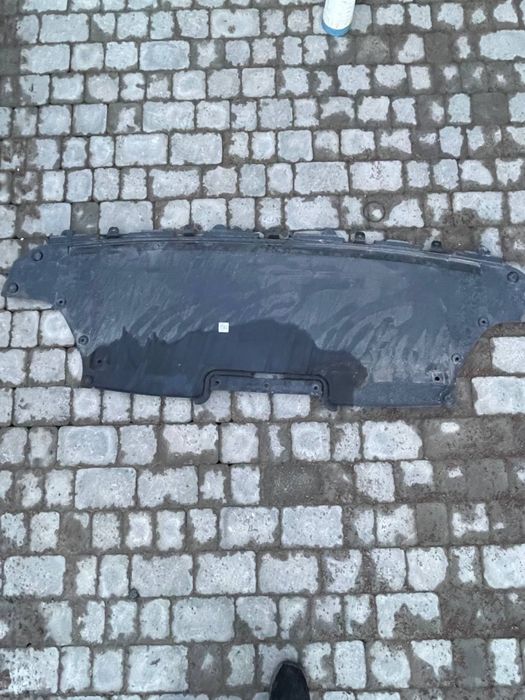 Захист дна Rivian