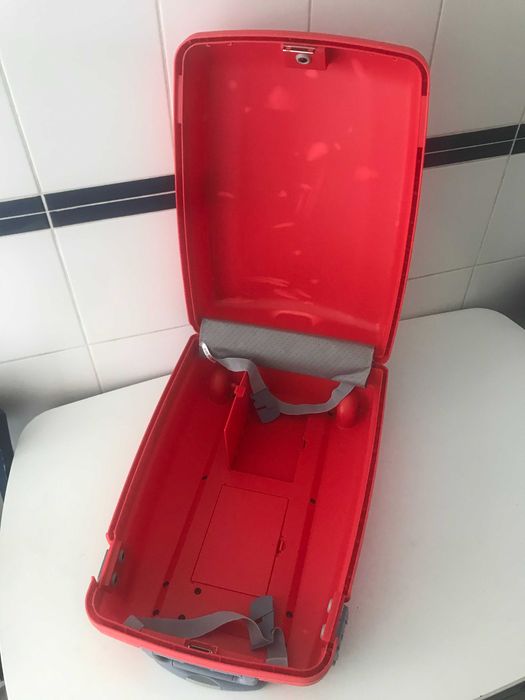 Mala vermelha pequena