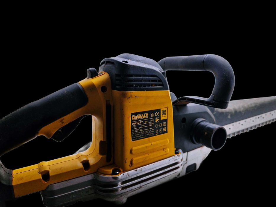 Piła Aligator Dewalt 1700W DWE397