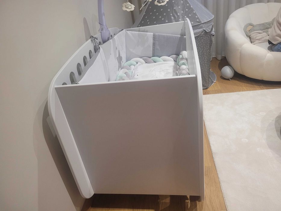 Berço lacado em muito bom estado