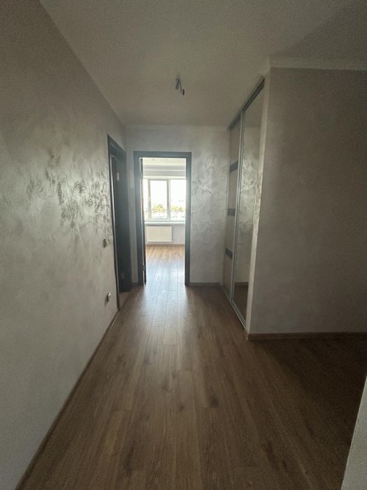 Продаж вул. О. Довженка, 3 кім. 87 м2, 98000$