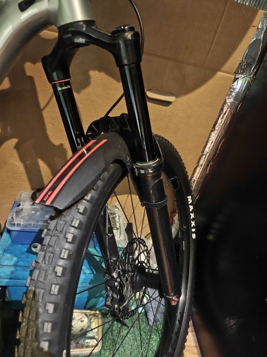 RockShox Yari RC 29 150mm skoku
