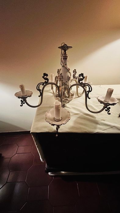 Candeeiro para sala. Metálico e cerâmica