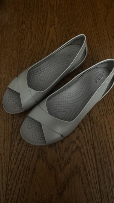 Женские босоножки Crocs Serena Flat