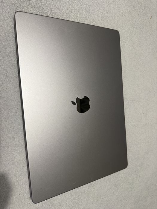 Apple Macbook M1 Pro 16” A2485  16GB 512GB