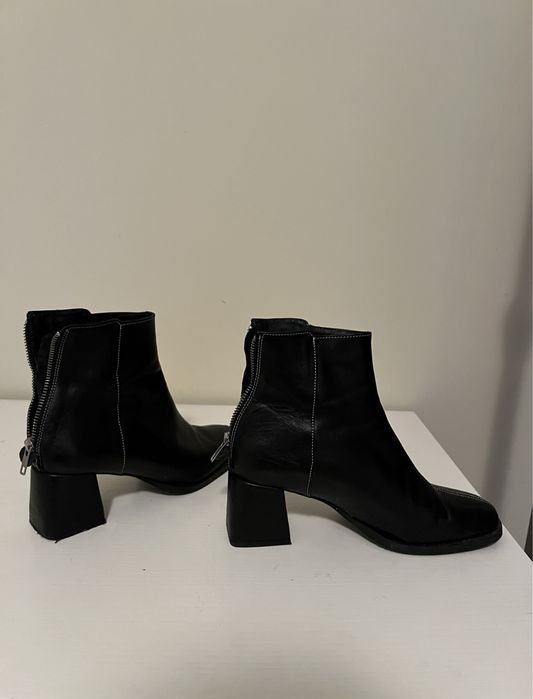 Чоботи ботильони hvoya