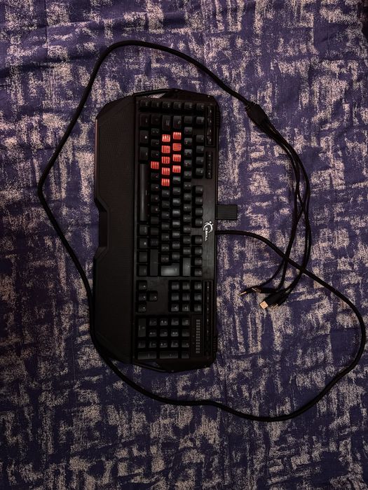 G.Skill Ripjaws KM780 Teclado Mecânico Gaming Cherry MX Red