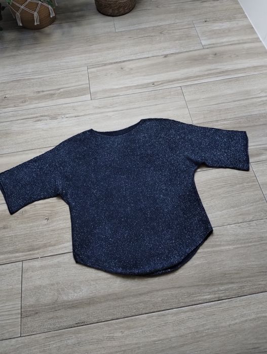 Mieniący się włoski,elegancki sweterek M