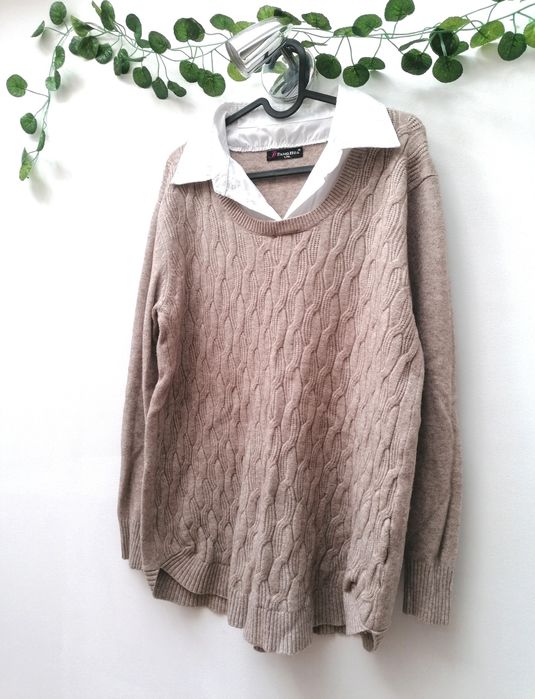 Malha Bege Comprida com gola de camisa