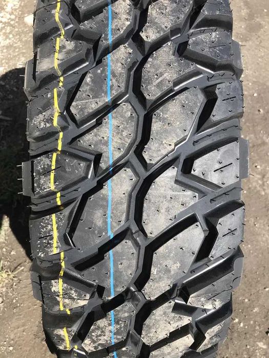 265/70 R17 Sunfull MontPro MT781 Всесезонні позашляхові шини 265/70/17