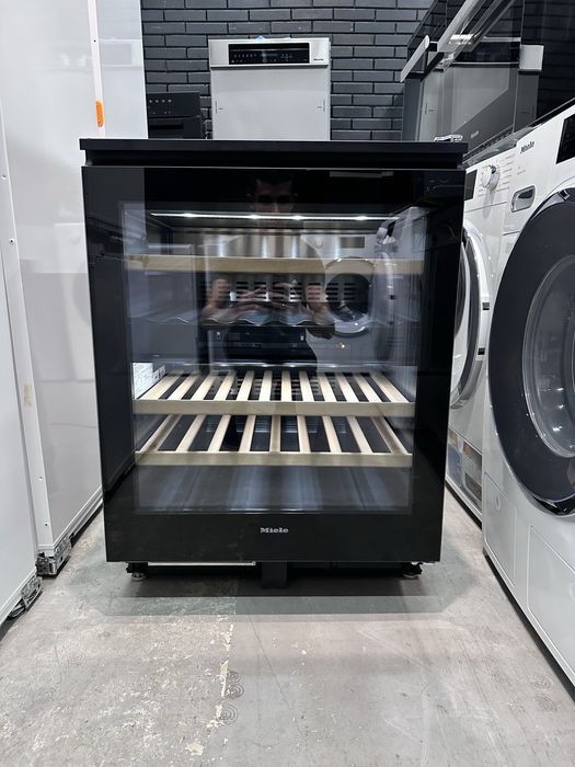 Винний холодильник Miele KWT6321 UG