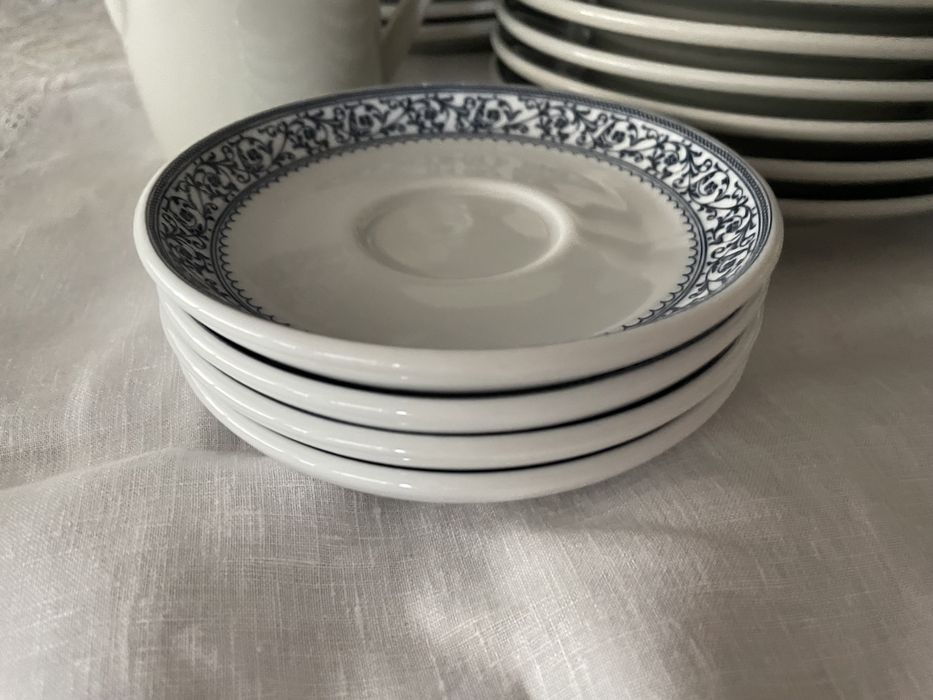 Coimbra SP Portugal. Serviço de porcelana