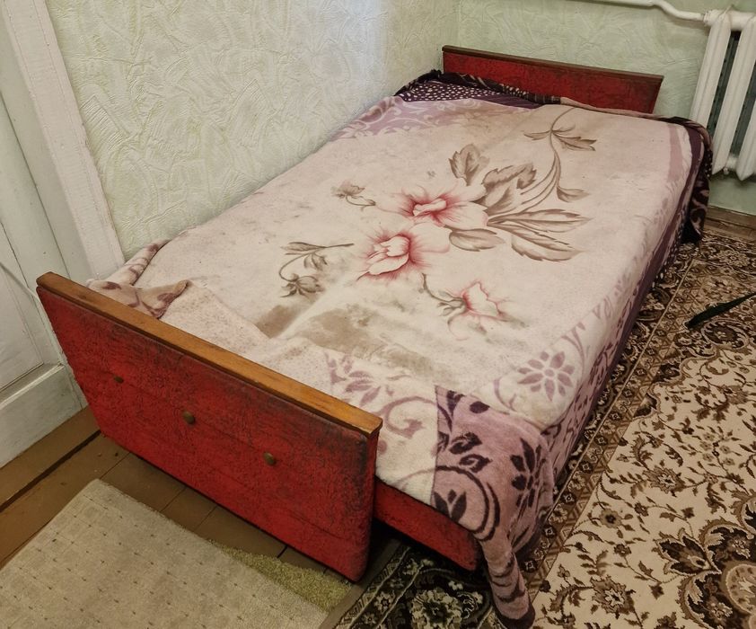 Віддам диван безкоштовно