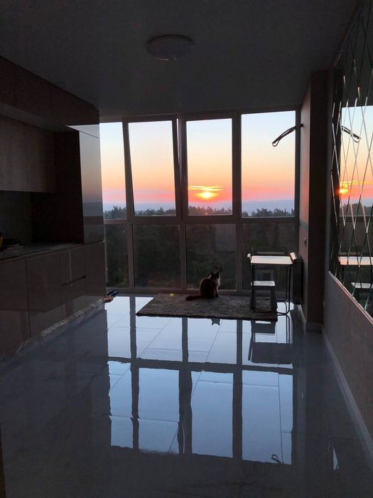 Трьохкімнатна квартра, вид на парк, дизайнерський ремонт для себе