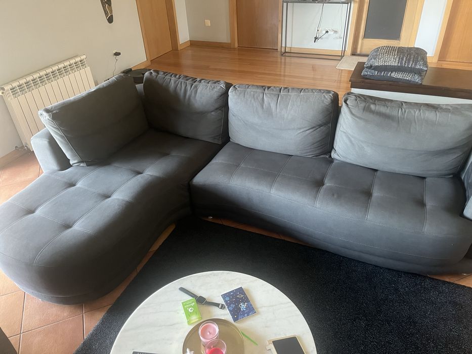 Sofá com chaise longue