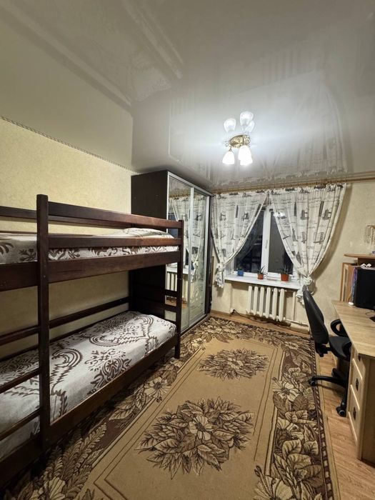 КРЕС, 2 кім. ЧЕШКА , 4йповерх, окремі кімнати, можна по ЄВідновлення