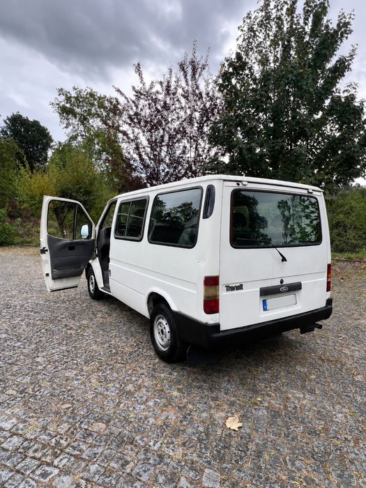 Vendo ford transit 9 lugares 2.5d