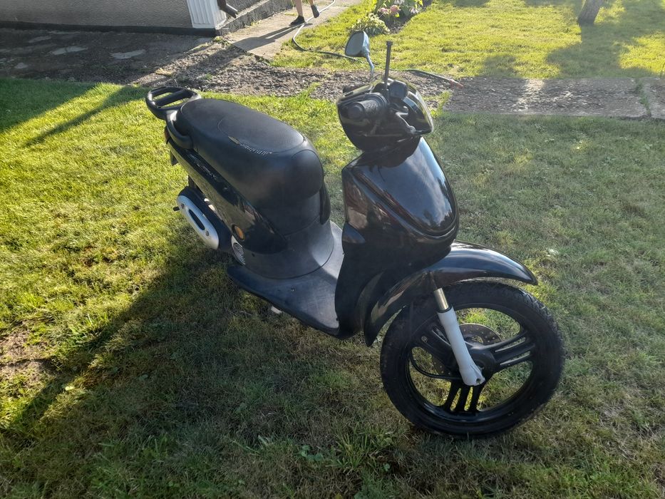 Продам скутер 50 куб aprilia
