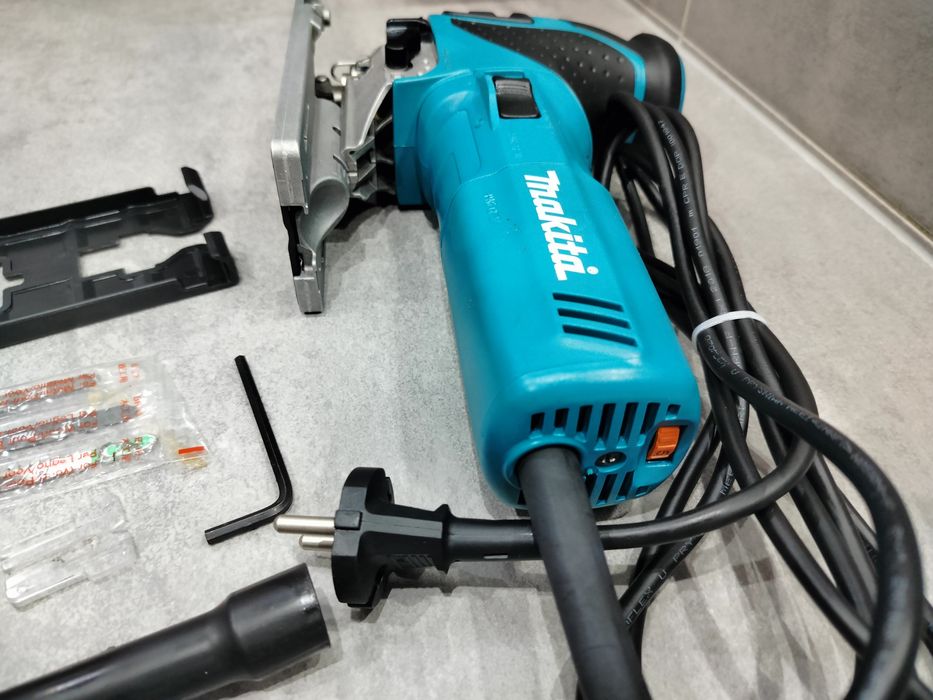 Wyrzynarka Makita 4351 CTJ