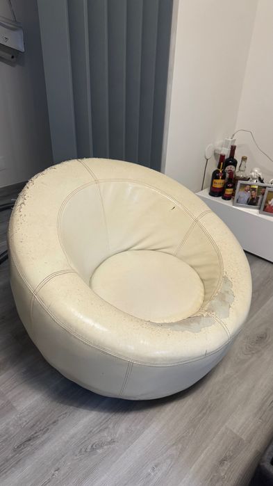 Poltrona branca de pele