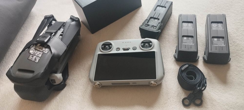 Drone DJI Mavic 3 V 2.0– Combo Completo com Lentes, Excelente Estado