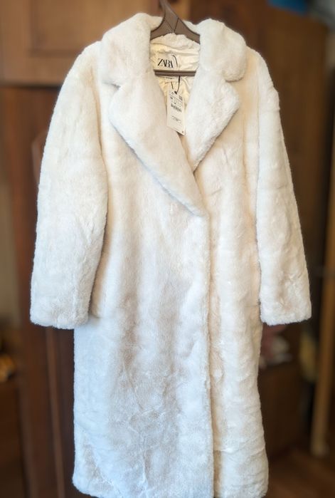 Довга шуба з штучного хутра zara