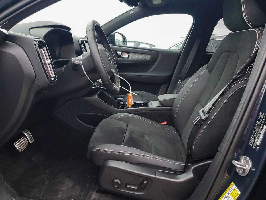 Volvo XC40 Recharge Pure P8 Vin code YV4ED3UB2N2711991 він код