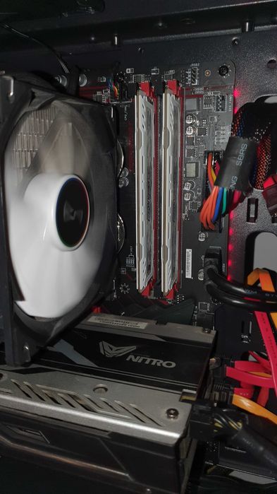 PC i5 9600k 16gb ram rx 480 8gb