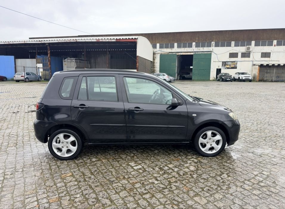 Mazda 2  1.2 em muito bom estado
