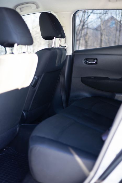 Авто Nissan Leaf