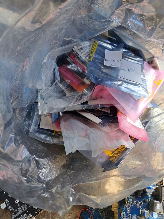 Złom komputerowy cały koszyk