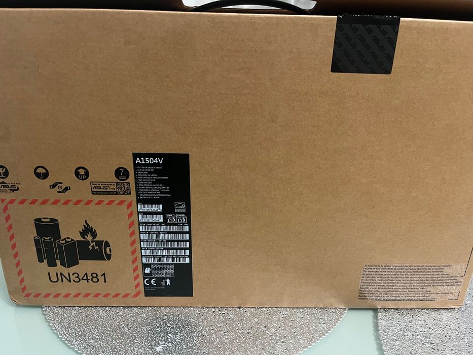 ASUS Vivobook 15 – Stan idealny. Nowy RAM: 16 GB Dysk: SSD 512 GB