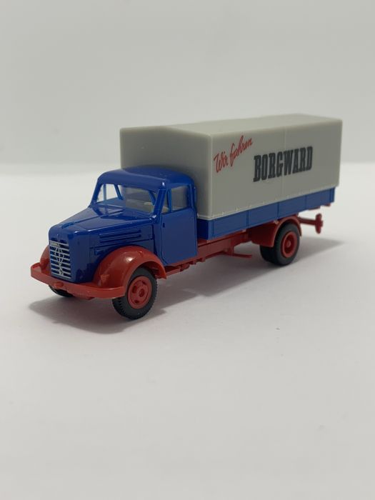 Camião Borgward da Albedo escala 1/87