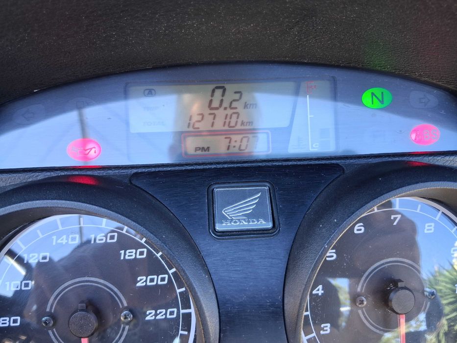 Vendo Honda Varadero 1000 cc, com ABS.  13000 km, como nova.