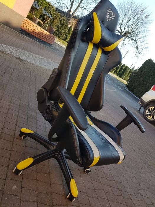 Fotel gamingowy rozkładany