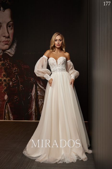 Продам нові весільні плаття