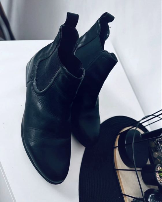 Czarne botki skora naturalna 39 gino rossi