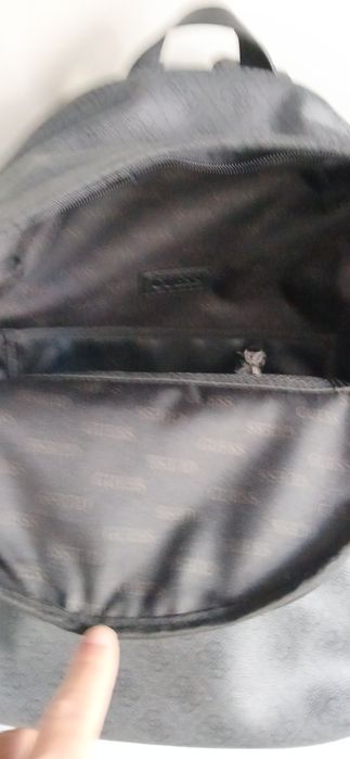 Mala Guess Nova com compartimento para computador