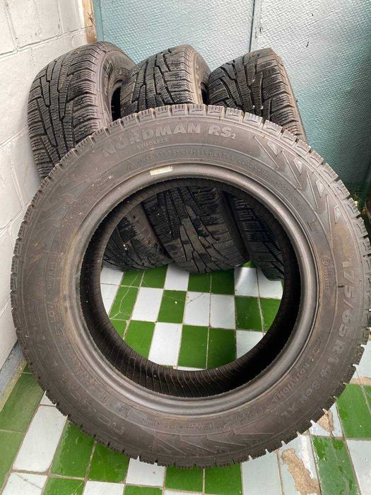 Резина зимняя Nokian