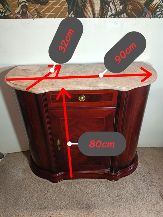 Móvel sapateira em raiz de cerejeira com pedra em granito.
Completamen