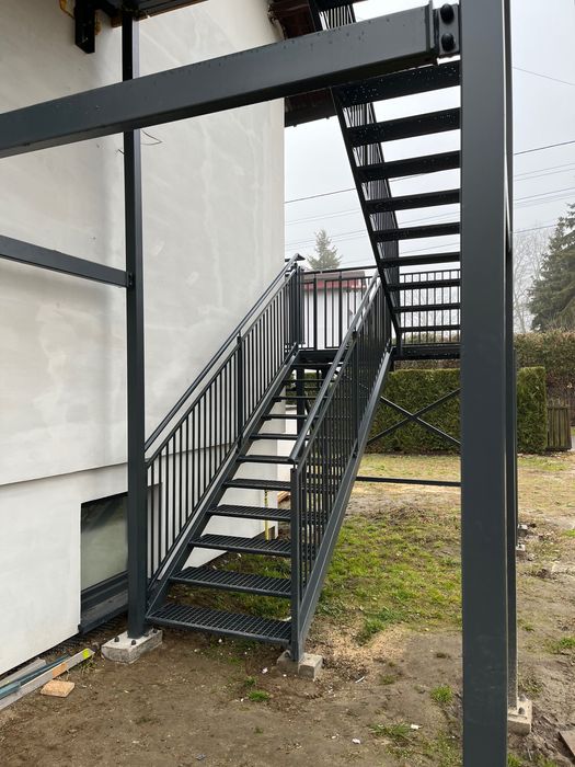 Balustrady, bramy, ogrodzenia, schody