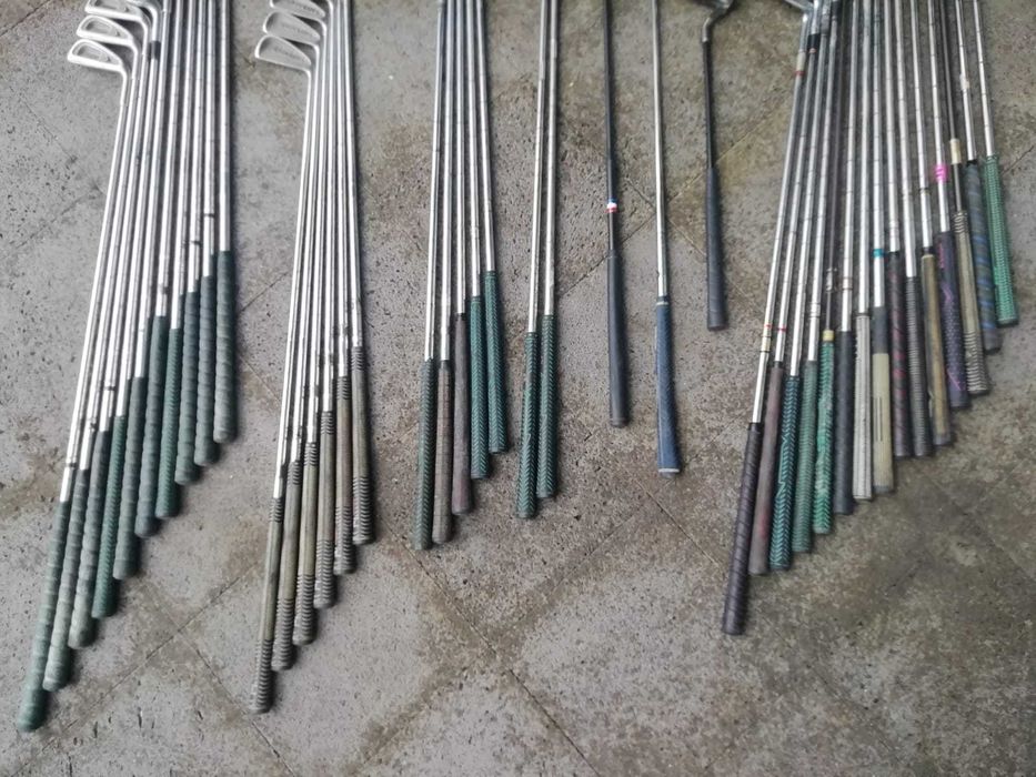 Vários Tacos de Golfe