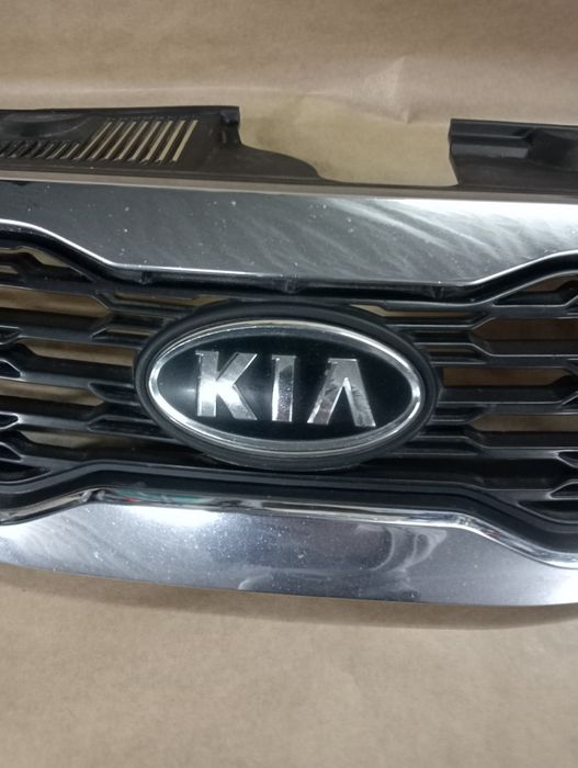 Автомобільна решітка радіатора Kia Ceed